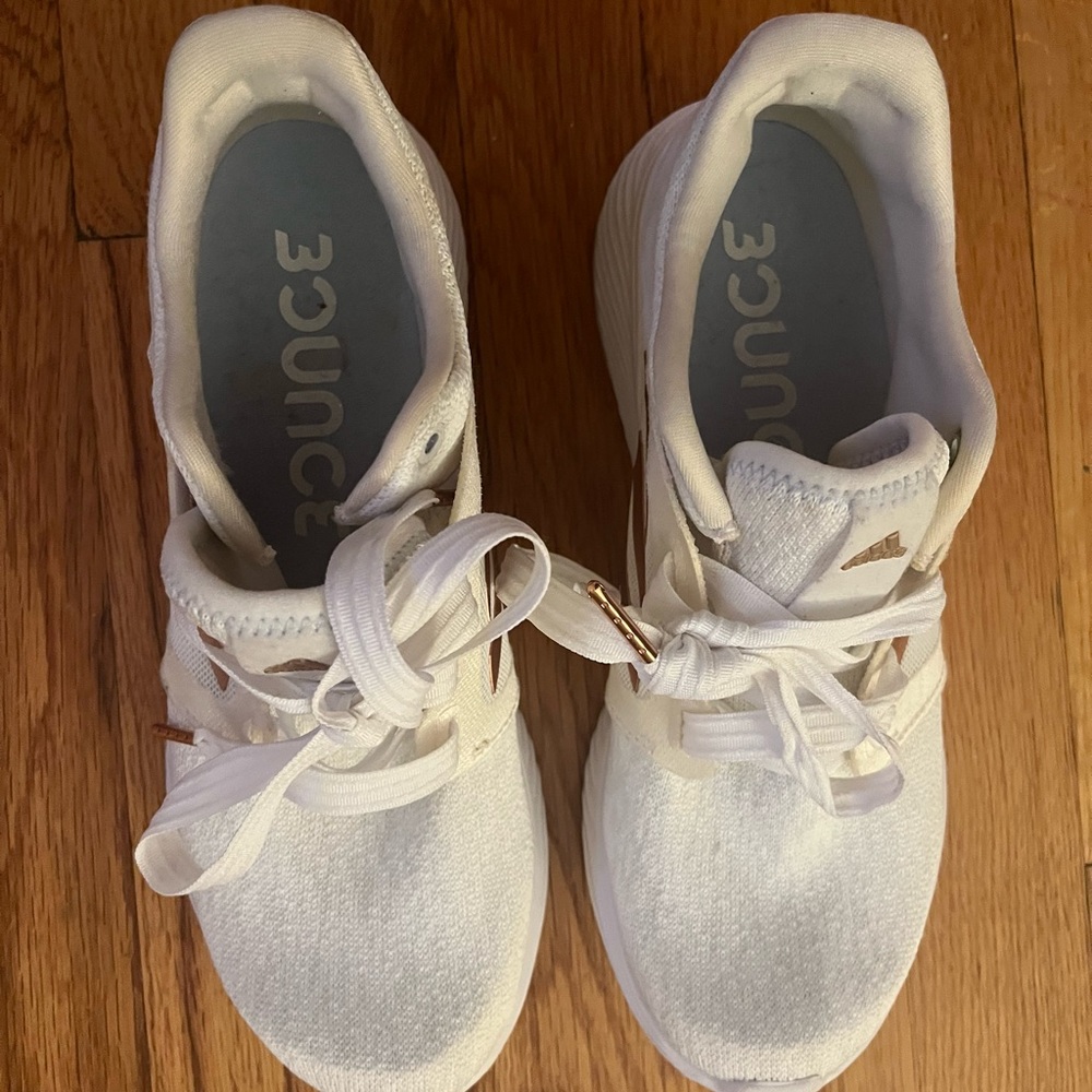 Adidas Women’s tennis shoe